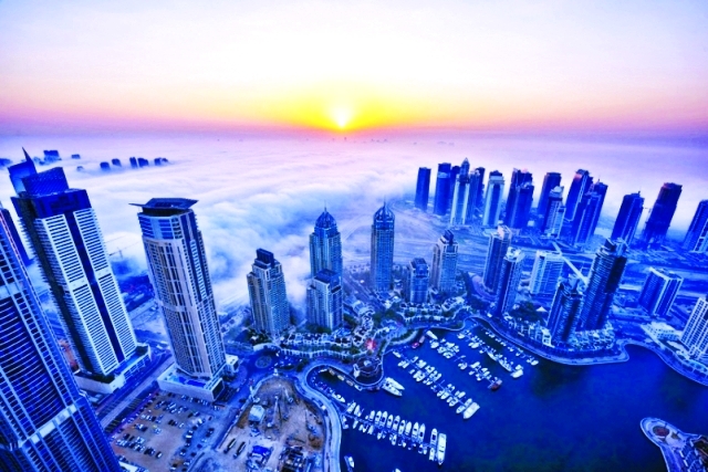 «بلومبيرغ»: التجارة والسياحة قاطرتا النمو في دبي