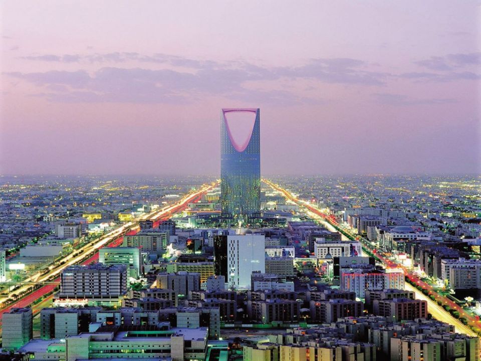 وزارة العمل السعودية: مبادرة لتوطين قطاع المحاماة